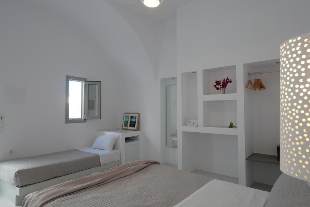 Fira Center Freedom Rooms Exterior photo