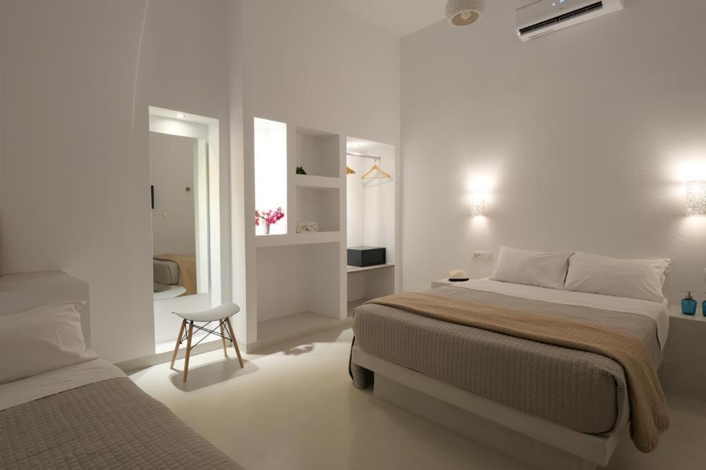 Fira Center Freedom Rooms Exterior photo