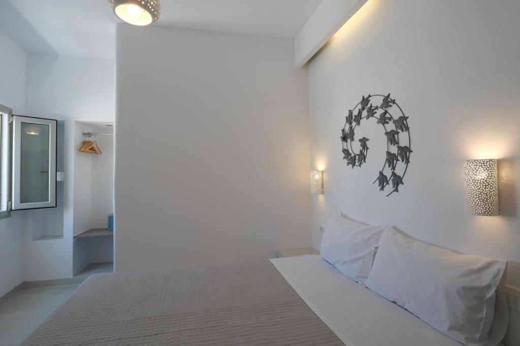 Fira Center Freedom Rooms Exterior photo